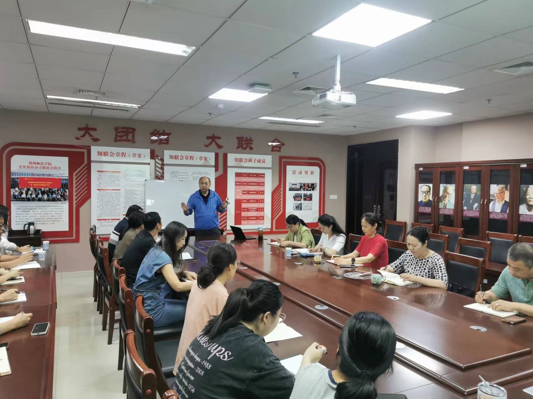 b4d5b105714ee202c98cfd034551cc5.jpg b4d5b105714ee202c98cfd034551cc5.jpg